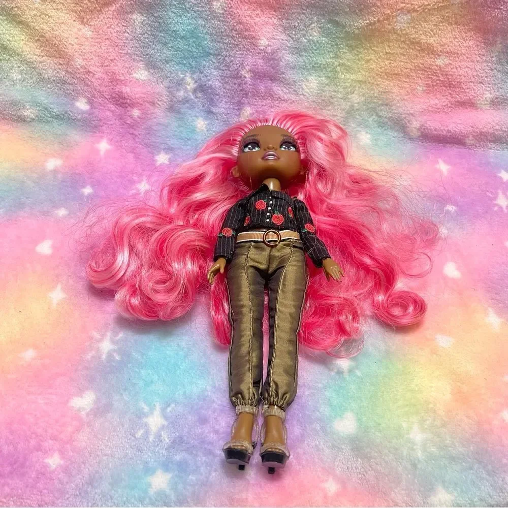 Rainbow  🌈🩷🩷High Dari Roselyn doll